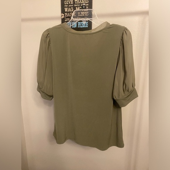 Calvin Klein green v neck blouse with puff sleeves NWOT - Picture 6 of 11